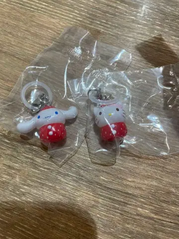 산리오 딸기 메지루시 액세서리 가챠 시나몬 헬로키티