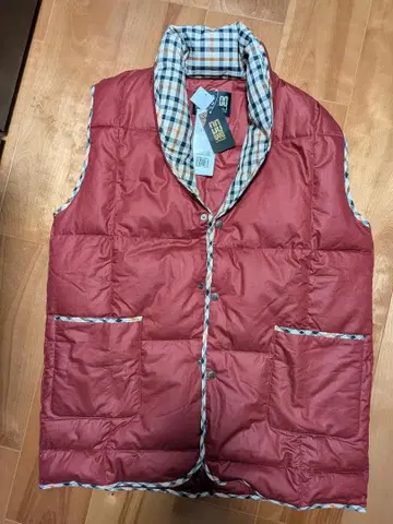 닥스 빨간색 깃털 다운 베스트 체크 카라 부착