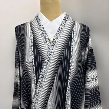 순수 실크 도중기 바치 카라 재단