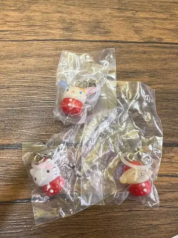 산리오 딸기 메지루시 액세서리