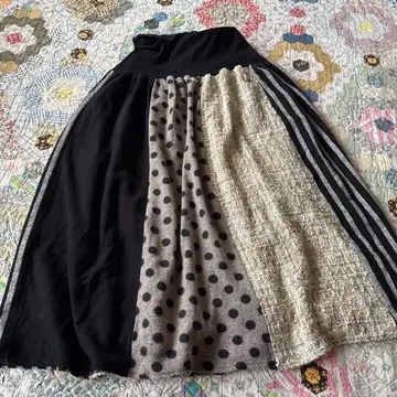 Antica 이소재 믹스의 멀티 디자인 롱 스커트