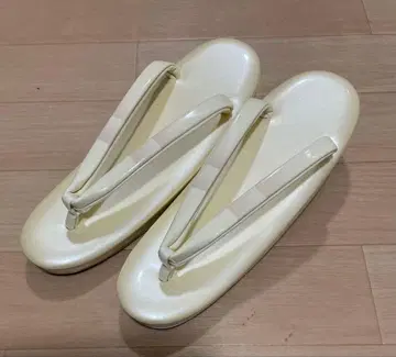 [ 25 ] 일본 의류 조리 크림 M 사이즈