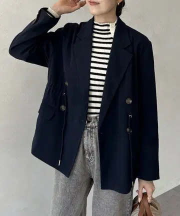 [택 포함 새상품] 허리 드로스트 테일러드 자켓 네이비