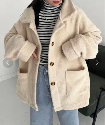 보아 자켓 크림색 캐주얼