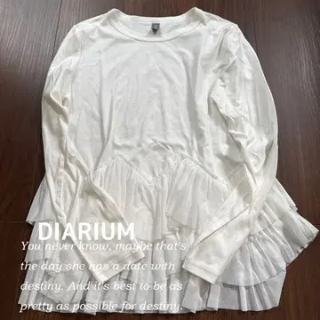[ 새상품 ] DIARIUM 프릴 긴팔 T셔츠 사이즈 2
