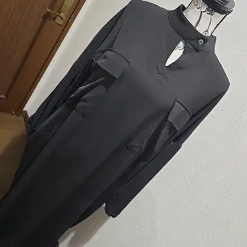 안티카 새상품급 블랙 하이넥 롱 원피스