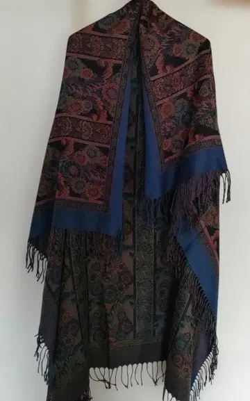 유키코 하나이 대형 스톨