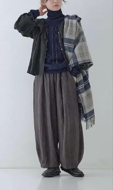 네스트로브 2023AW 기모 린넨 코쿤 팬츠 잉크 블랙