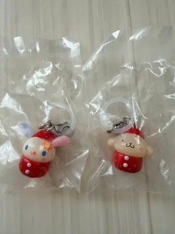 산리오 딸기 메지루시 액세서리 우사하나 폼폼푸딩