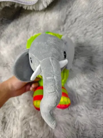 컬러풀한 코끼리 봉제 인형