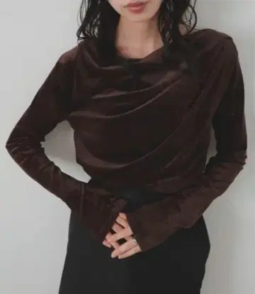 LIAN 드레이프 벨로아 풀오버