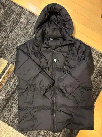 ZARA 블랙 후드 부착 다운 자켓 XS