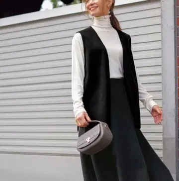 UNFILO 블랙 버튼 없음 포켓 있음 베스트 사이즈 M