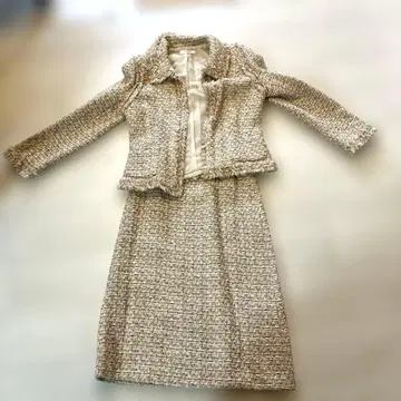 SUING 베이지 계열 트위드 스커트 수트