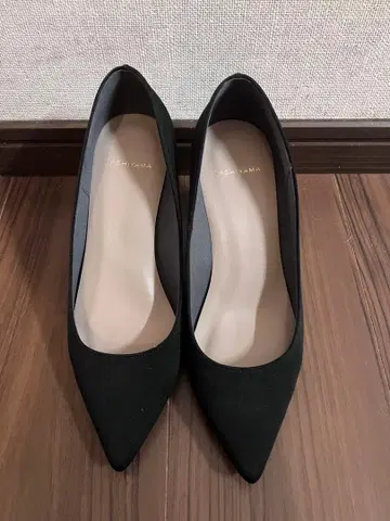 블랙 스틸레토 펌프스 글리터 힐