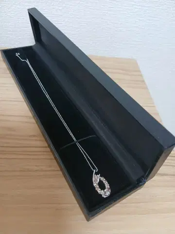 실버 플라티나, 다이아 목걸이