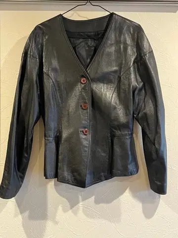 블랙 가죽 페플럼 자켓