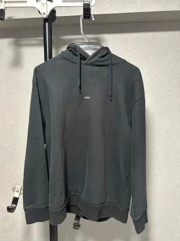 A.P.C. 블랙 후드 부착 후드티