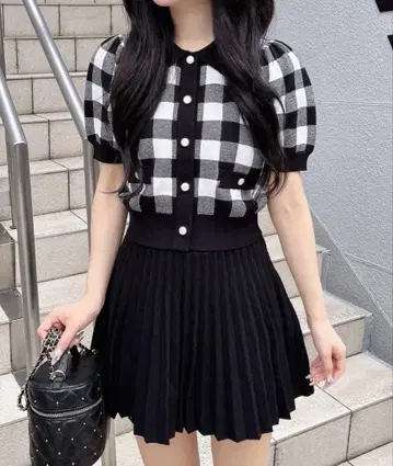 INGNI 옷깃 체크 무늬 반팔 니트 가디건 + 미니 치마바지 / 셋업