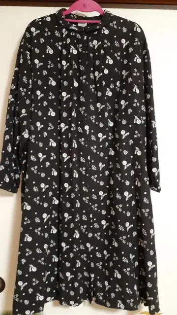 츠하루 꽃무늬 자수 원피스 블랙