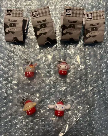 산리오 딸기 메지루시 액세서리 4종 1