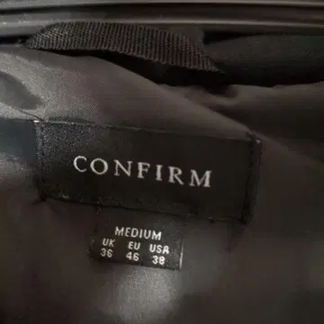 CONFIRM 다운 자켓 M 사이즈