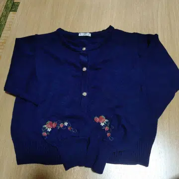 엑시즈팜 딸기 무늬 가디건