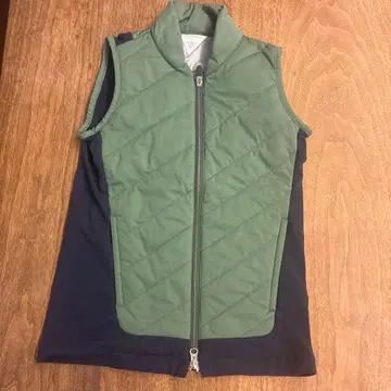 새상품급 TaylorMade 여성용 베스트 S 사이즈 그린/네이비