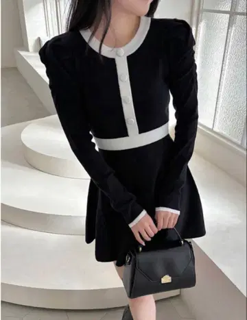 MIIA 바이컬러 미니 플레어 원피스