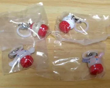 산리오 딸기 메지루시 액세서리 키티 시나모 울사하나 푸딩