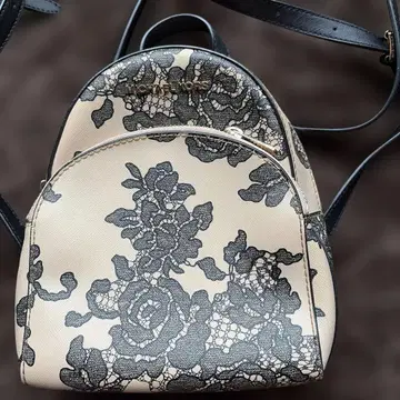 마이클코어스 백팩