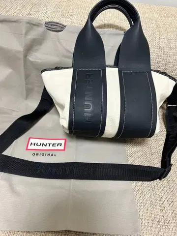 HUNTER 리파인드 스티치 미니 토트백 화이트 블랙