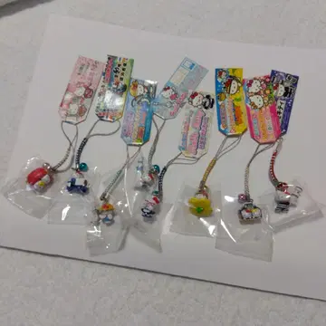 지역 한정 키티 스트랩 택 포함