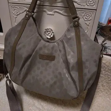 YSACCS 도트 무늬 그레이 숄더백