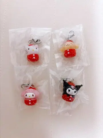 산리오 딸기 메지루시 액세서리 (키티, 푸딩, 마이멜로디, 쿠로미)