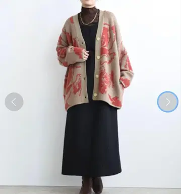 새상품급 에이미 로우 샤기 플라워 자카드 가디건 니트