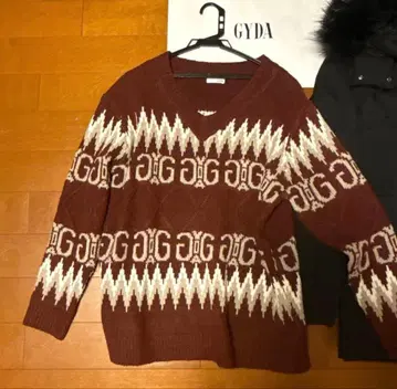 GYDA 로고 니트