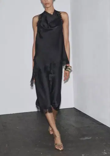 ZARA 품절 새틴 스커트 밑단 레이스 블랙 L