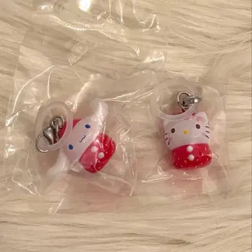산리오 딸기 메지루시 액세서리 가챠 시나몬 헬로키티