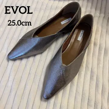 EVOL V컷 포인티드 스택힐 펌프스 IU5031 에탕