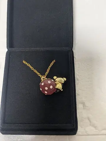 리락쿠마 키라키라 딸기 목걸이 골드