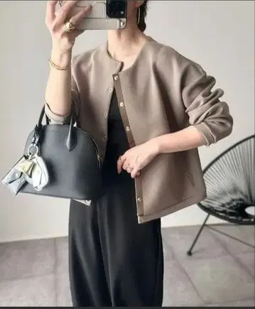 엠마 테일러 종이상자 노카라 자켓