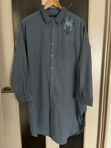 차이하네 anima 조르디 자수 MEN'S 롱 셔츠 블루 그레이