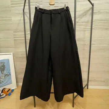 인 포르티스 3 턱 드레이프 스칸츠 [ size M ]