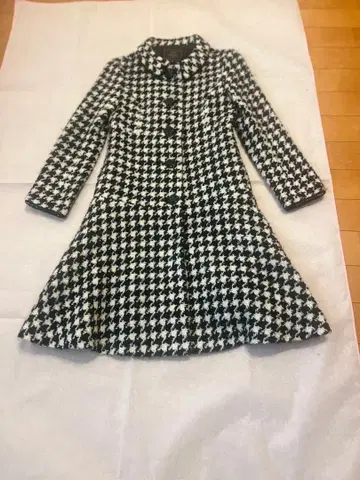 TOCCA 하운드투스 체크 패턴 코트 S 사이즈