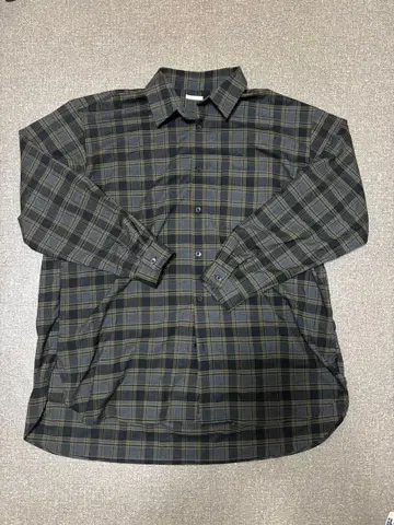 그레이 계열 체크 무늬 플란넬 셔츠 긴팔