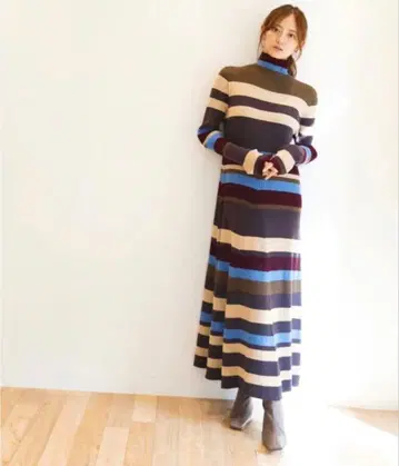 Mila Owen 스트라이프 터틀넥 롱 원피스