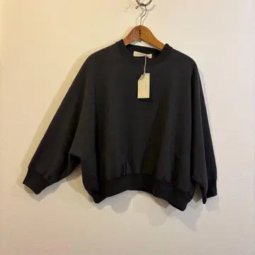 R JUBILEE 다크 그레이 맨투맨