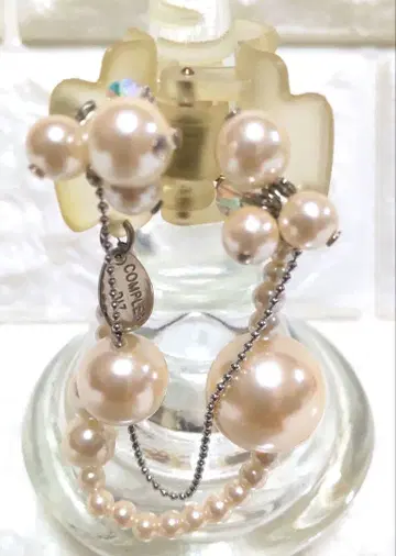 컴플렉스 비즈 펄 화이트 비즈 장식 헤어 액세서리