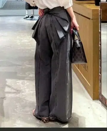 로데오 크라운 빅 리본 데님 팬츠